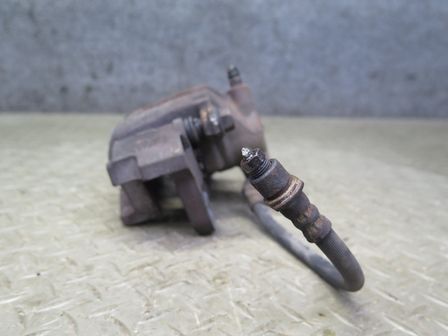 2003-2009 Lexus UZJ120L GX470 AWD Rear Left & Right Brake Caliper Set of 2