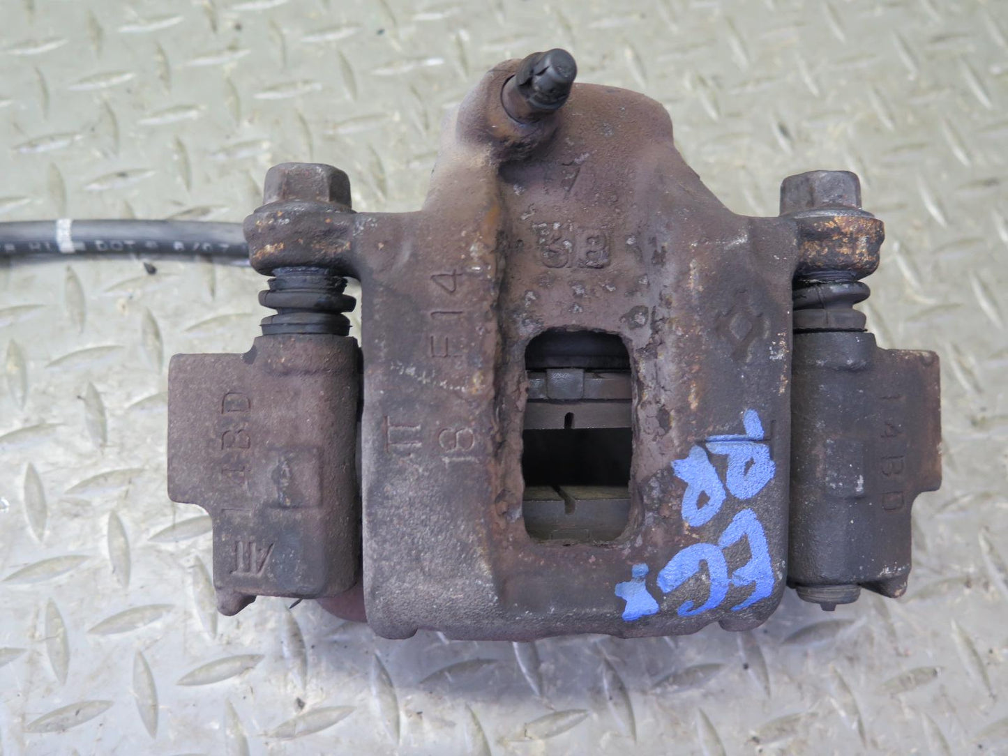 2003-2009 Lexus UZJ120L GX470 AWD Rear Left & Right Brake Caliper Set of 2