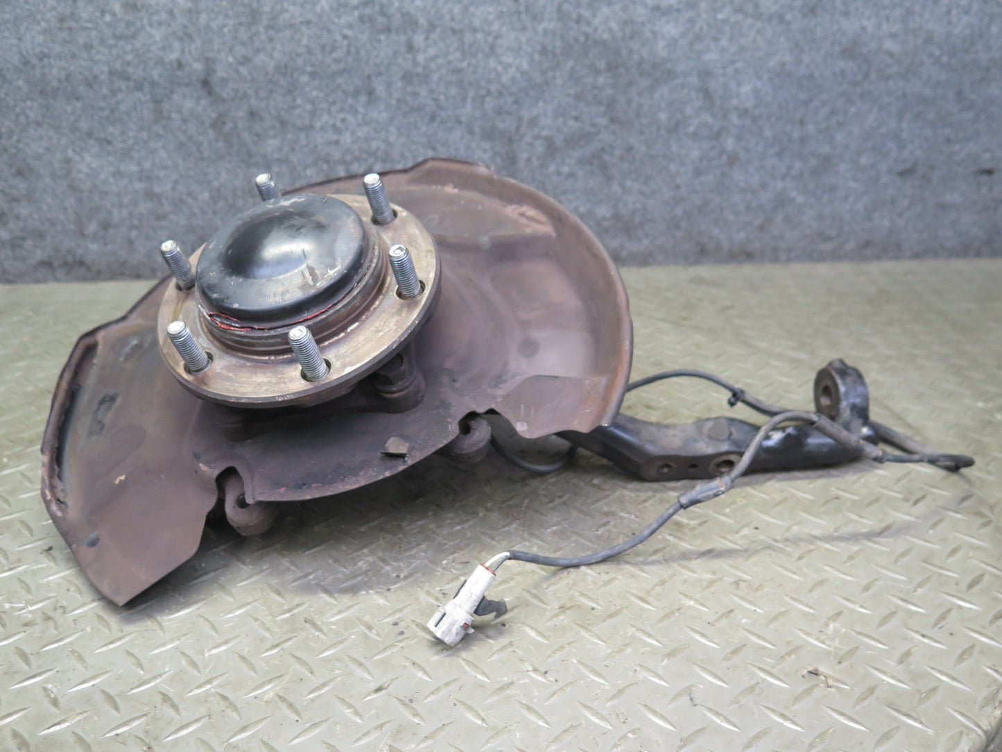 2003-2009 Lexus UZJ120L GX470 Front Left Spindle Knuckle Wheel Hub Bearing