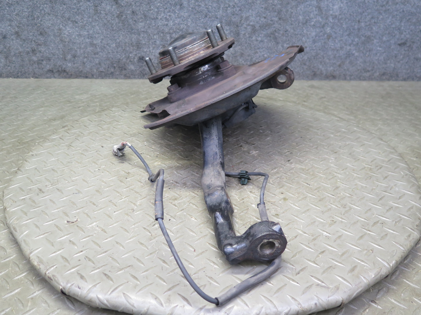 2003-2009 Lexus UZJ120L GX470 Front Left Spindle Knuckle Wheel Hub Bearing