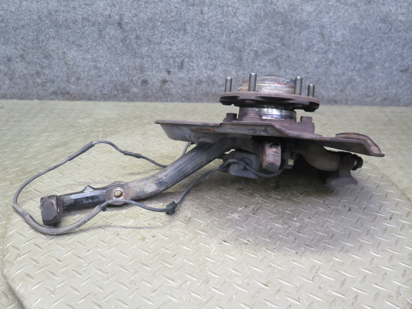 2003-2009 Lexus UZJ120L GX470 Front Left Spindle Knuckle Wheel Hub Bearing