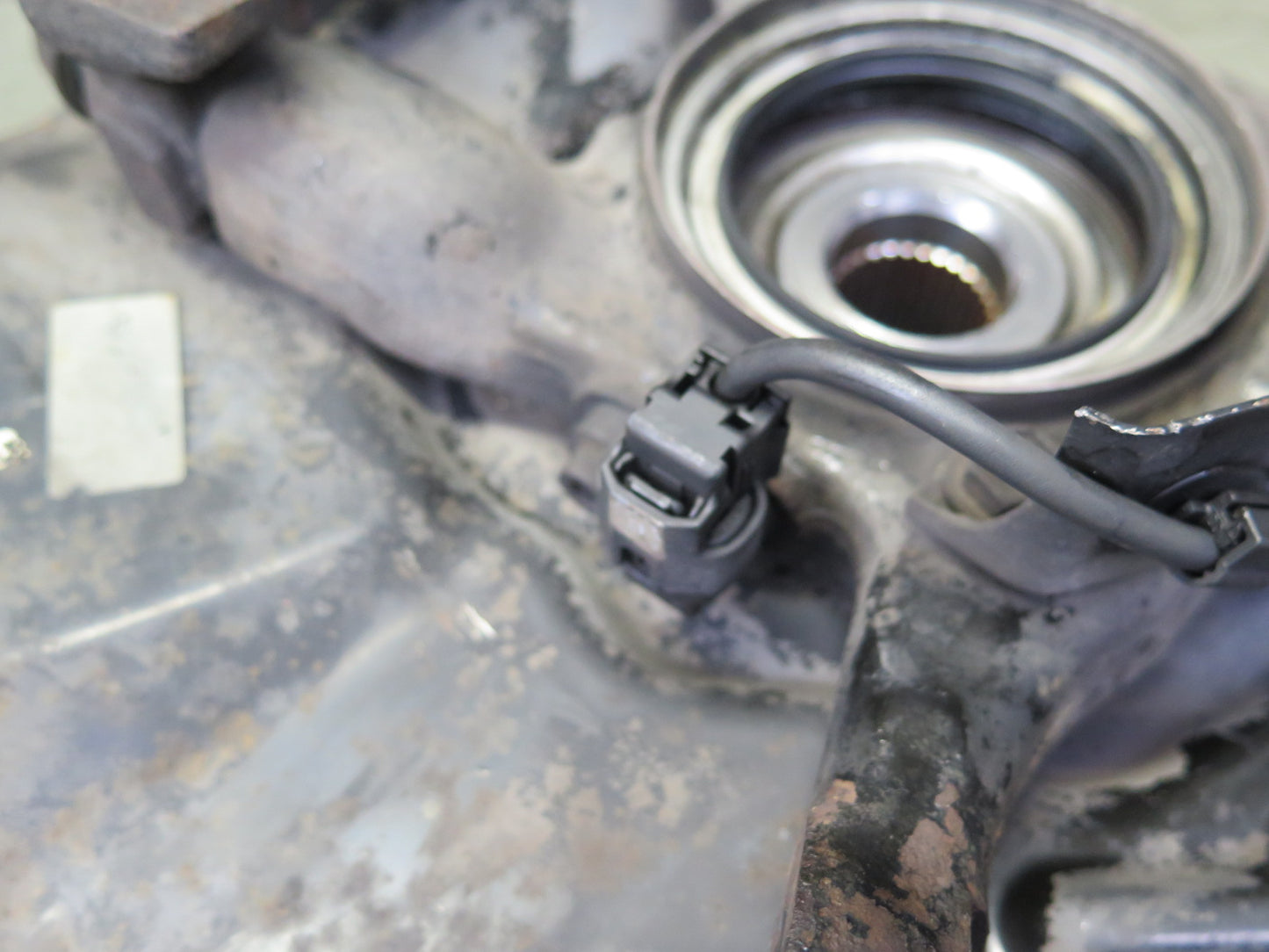 2003-2009 Lexus UZJ120L GX470 Front Left Spindle Knuckle Wheel Hub Bearing