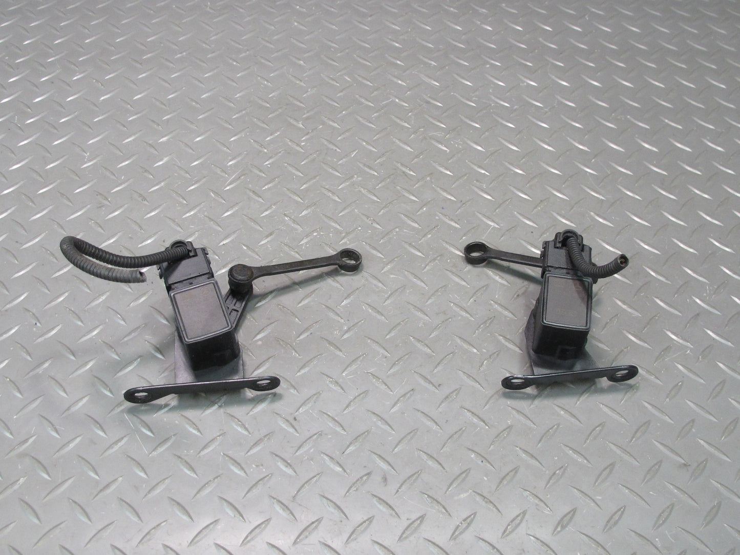 03-06 Mercedes R230 SL500 Set of 2 Front Suspension Height Level Sensor OEM