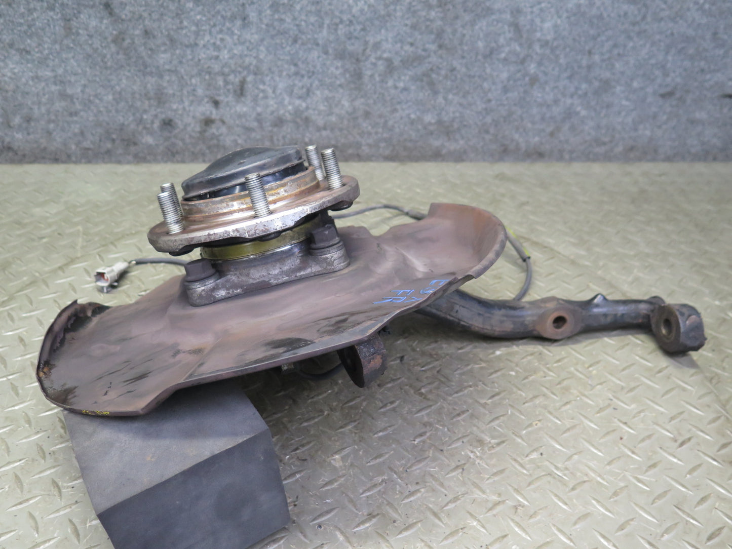 2003-2009 Lexus UZJ120L GX470 Front Right Spindle Knuckle Wheel Hub Bearing