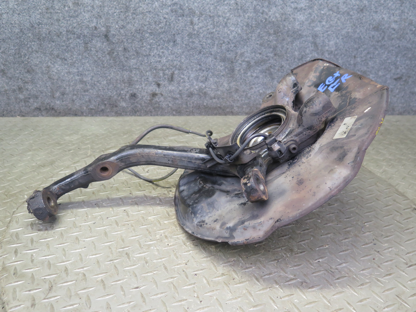 2003-2009 Lexus UZJ120L GX470 Front Right Spindle Knuckle Wheel Hub Bearing