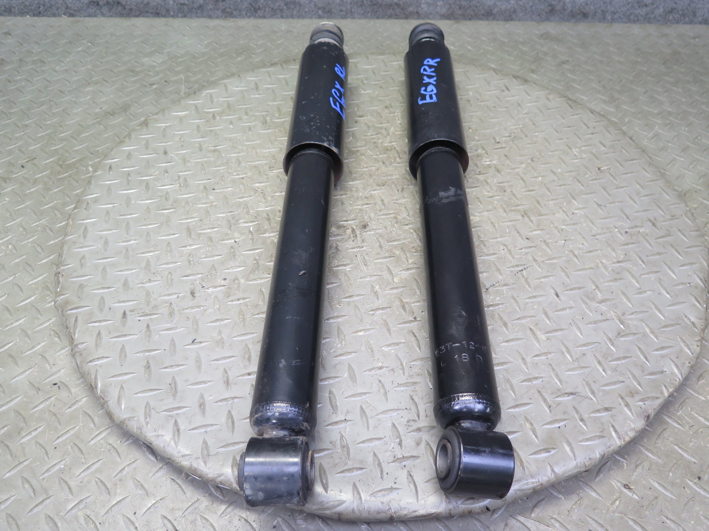 2003-2008 Lexus UZJ120L GX470 Rear Left & Right Strut Shock Absorber Set of 2