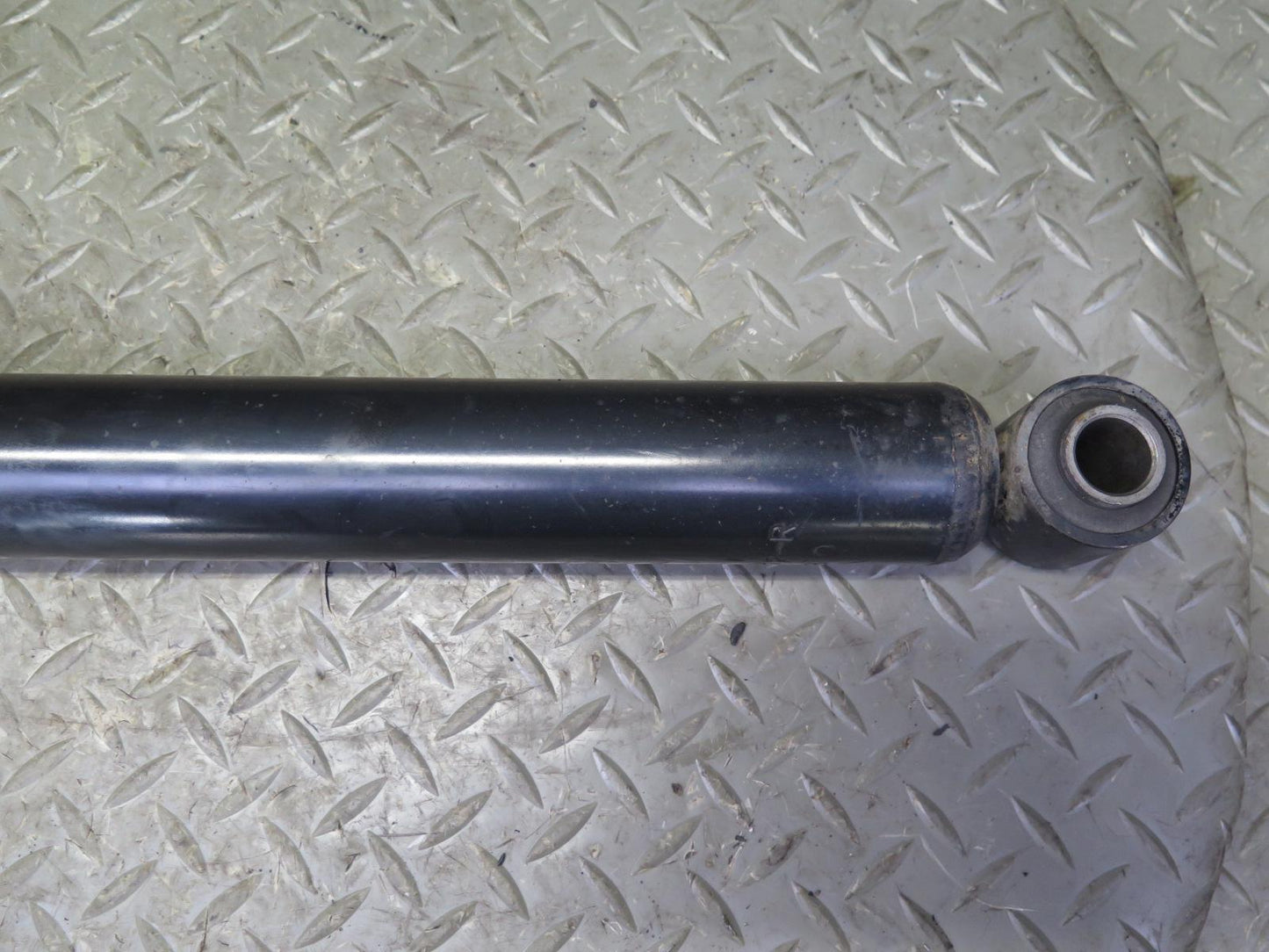 2003-2008 Lexus UZJ120L GX470 Rear Left & Right Strut Shock Absorber Set of 2