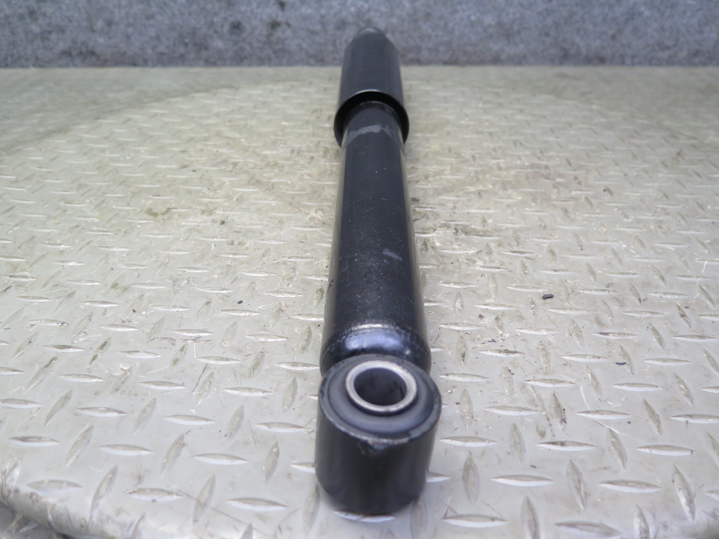 2003-2008 Lexus UZJ120L GX470 Rear Left & Right Strut Shock Absorber Set of 2