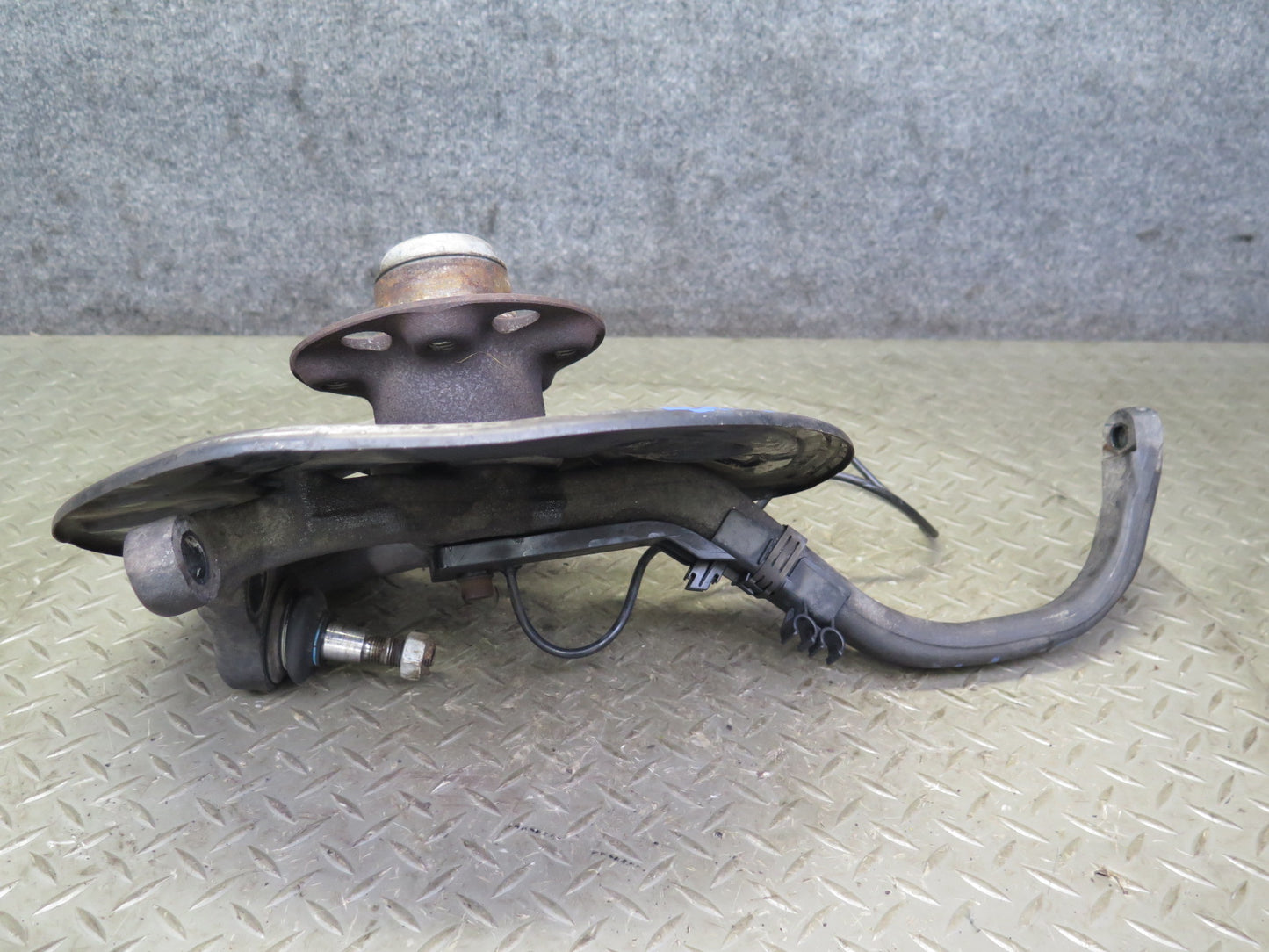 03-08 Mercedes R230 SL500 Front Right Spindle Knuckle Wheel Hub Bearing 130K OEM