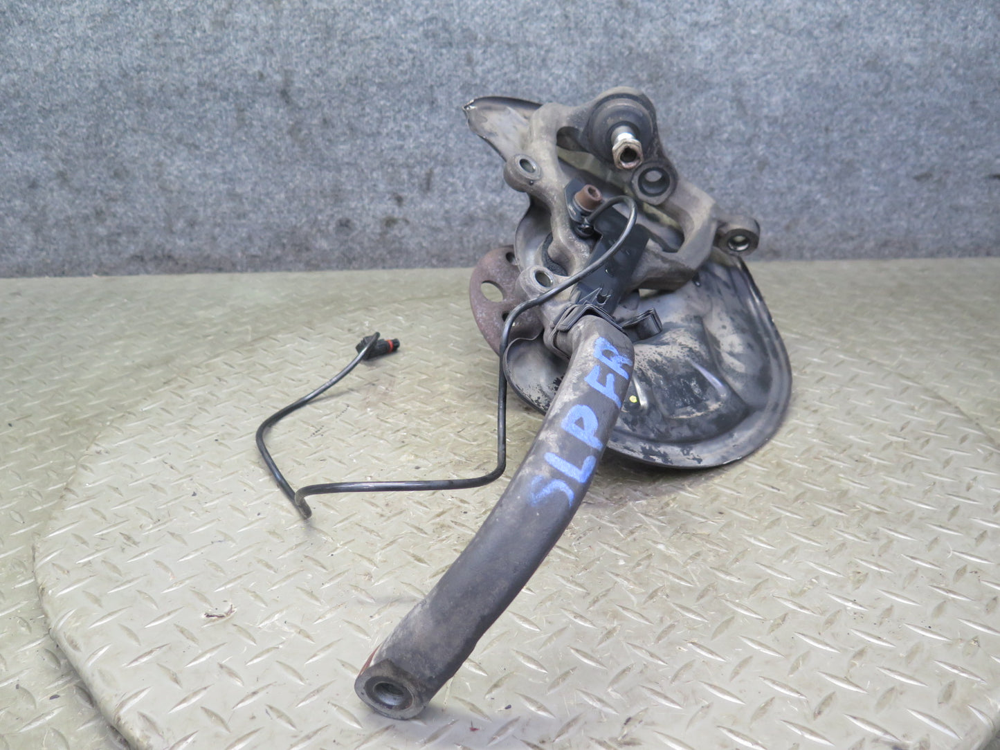 03-08 Mercedes R230 SL500 Front Right Spindle Knuckle Wheel Hub Bearing 130K OEM