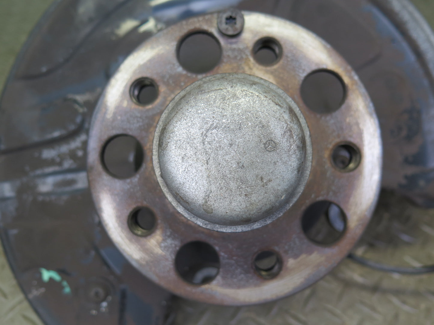 03-08 Mercedes R230 SL500 Front Left Spindle Knuckle Wheel Hub Bearing 130K OEM