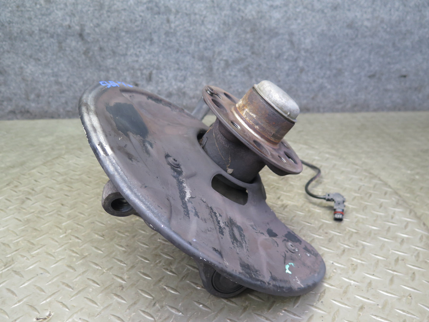 03-08 Mercedes R230 SL500 Front Left Spindle Knuckle Wheel Hub Bearing 130K OEM