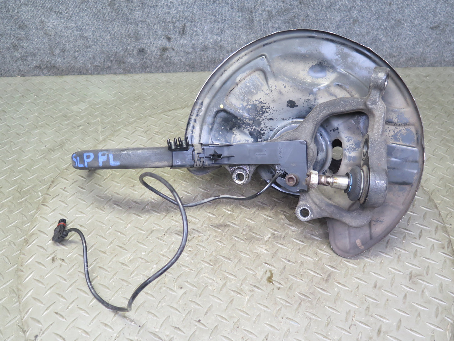 03-08 Mercedes R230 SL500 Front Left Spindle Knuckle Wheel Hub Bearing 130K OEM