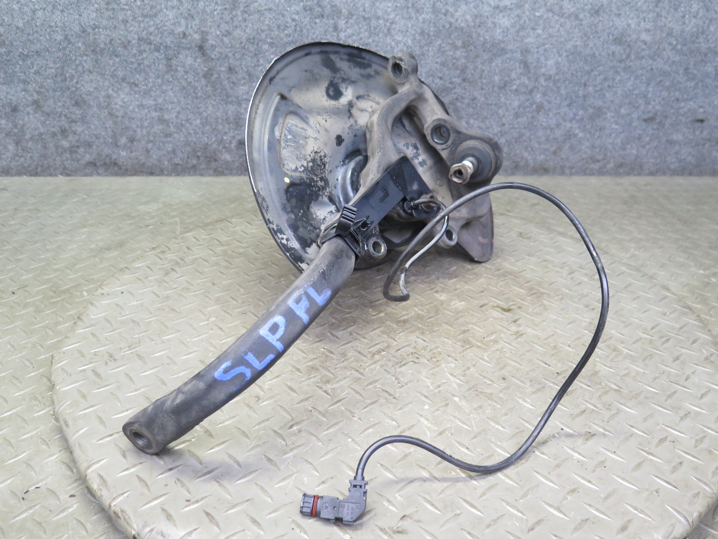 03-08 Mercedes R230 SL500 Front Left Spindle Knuckle Wheel Hub Bearing 130K OEM