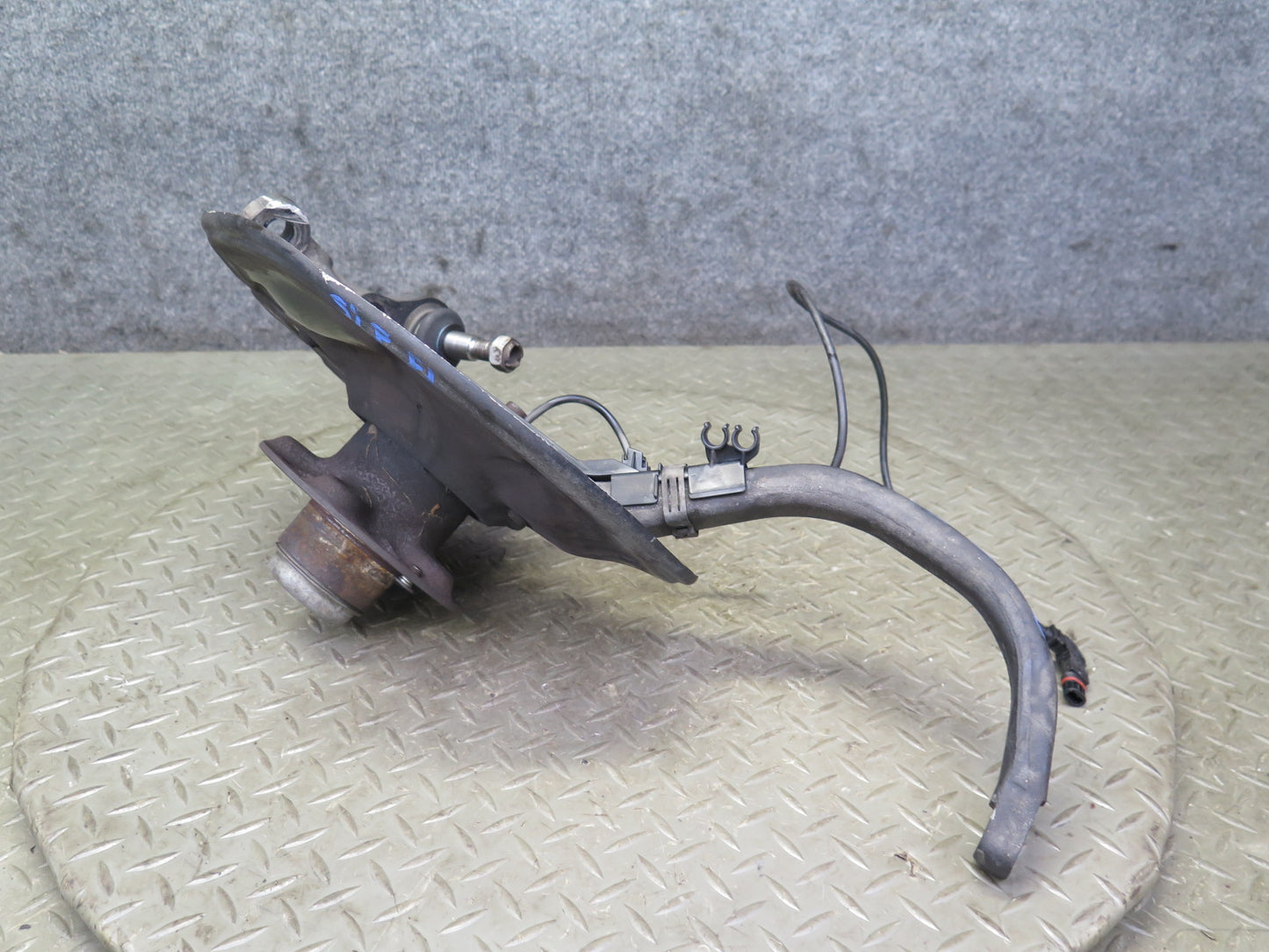 03-08 Mercedes R230 SL500 Front Left Spindle Knuckle Wheel Hub Bearing 130K OEM