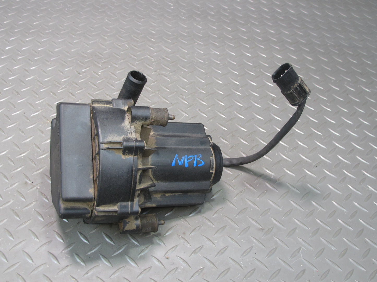 1998-1999 Porsche Boxster 986 2.5L Secondary Air Injection Smog  Pump