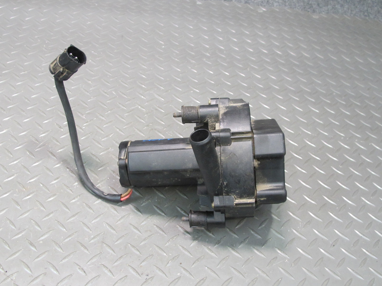 1998-1999 Porsche Boxster 986 2.5L Secondary Air Injection Smog  Pump