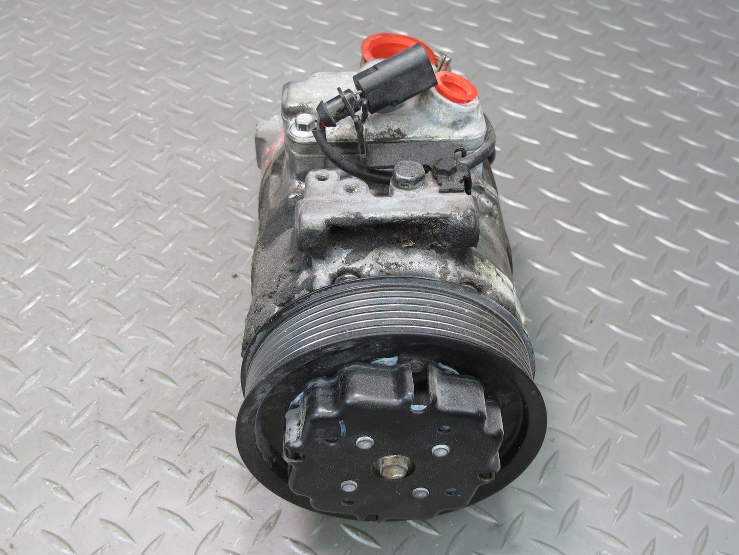 2011-2014 Porsche Cayenne S 958 4.8L Engine A/C Air Conditioning Compressor