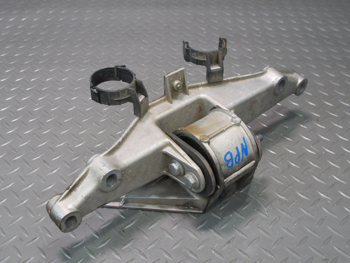 1997-2004 Porsche Boxster 986 Engine Motor Mount Bracket Support 98637530901