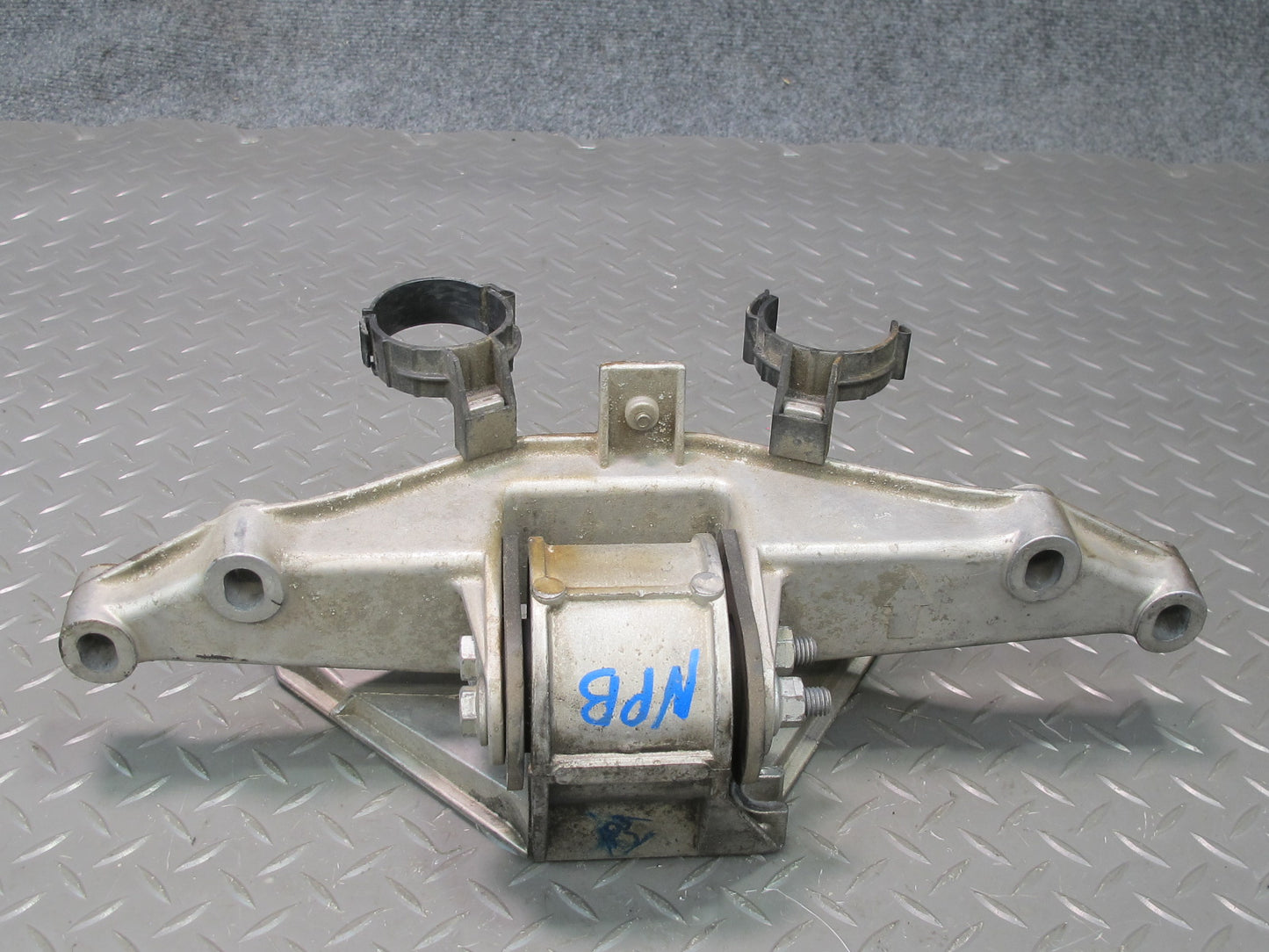 1997-2004 Porsche Boxster 986 Engine Motor Mount Bracket Support 98637530901