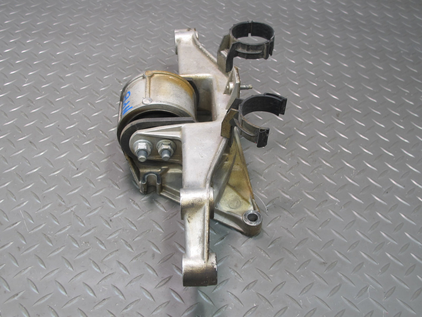 1997-2004 Porsche Boxster 986 Engine Motor Mount Bracket Support 98637530901