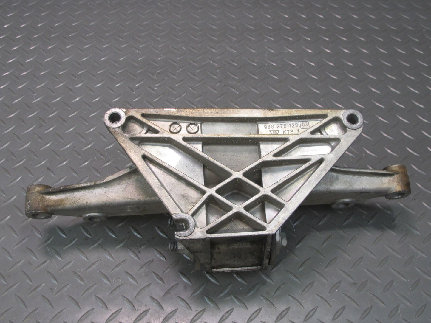 1997-2004 Porsche Boxster 986 Engine Motor Mount Bracket Support 98637530901