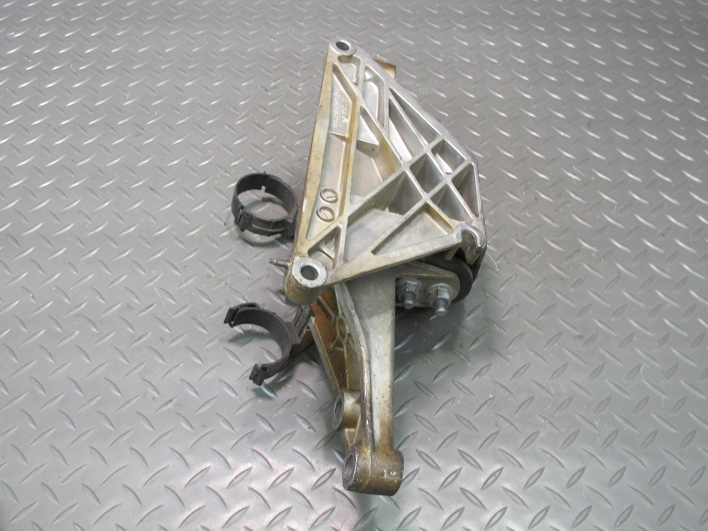 1997-2004 Porsche Boxster 986 Engine Motor Mount Bracket Support 98637530901