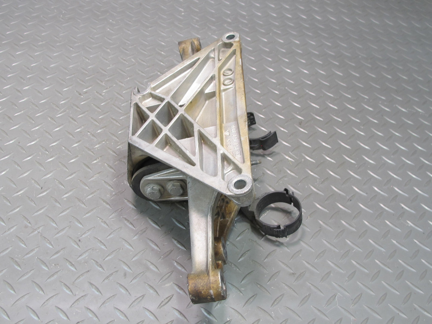 1997-2004 Porsche Boxster 986 Engine Motor Mount Bracket Support 98637530901