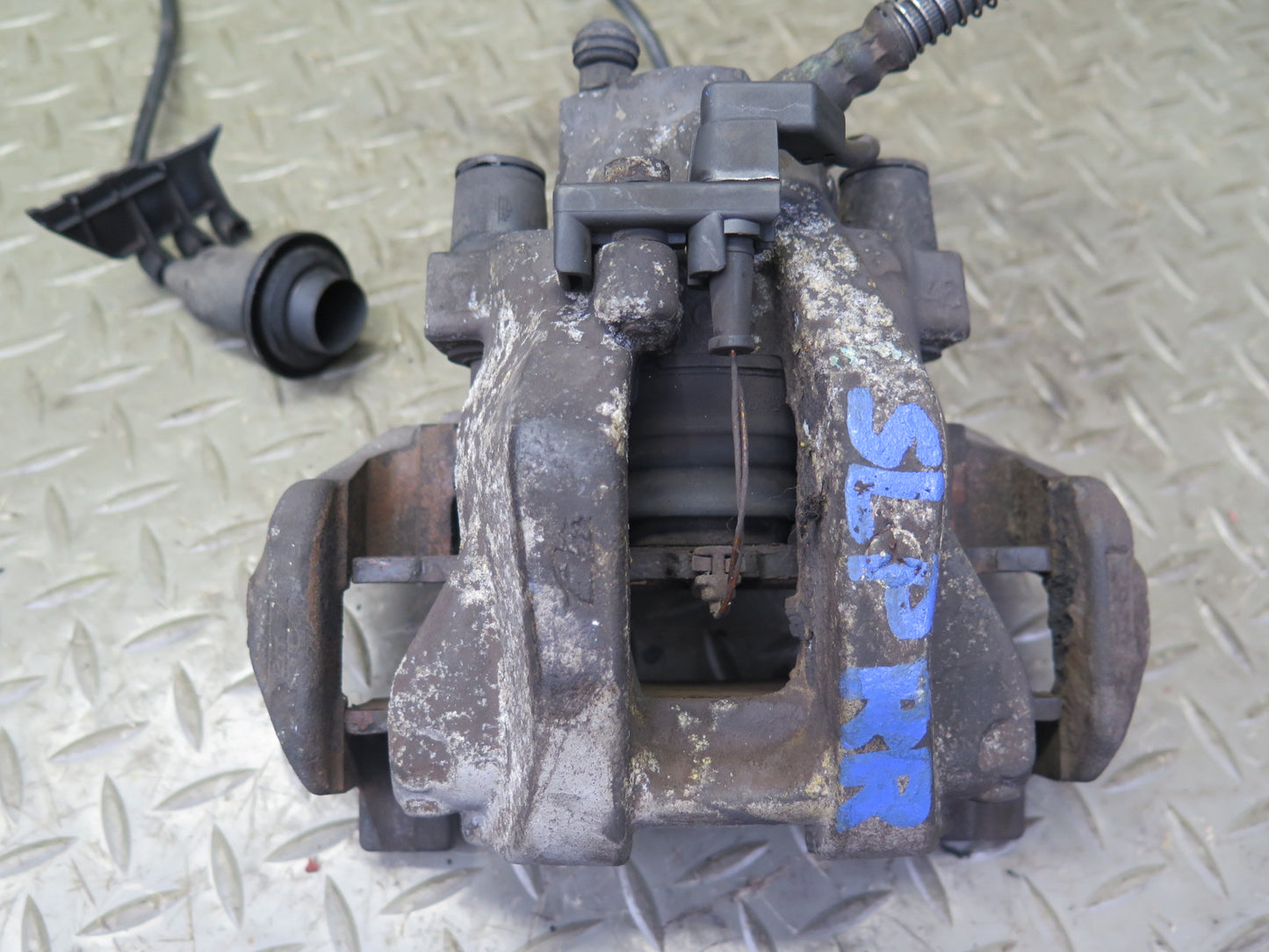 03-06 Mercedes R230 SL500 Set of 2 Rear Left & Right Brake Caliper 130K OEM