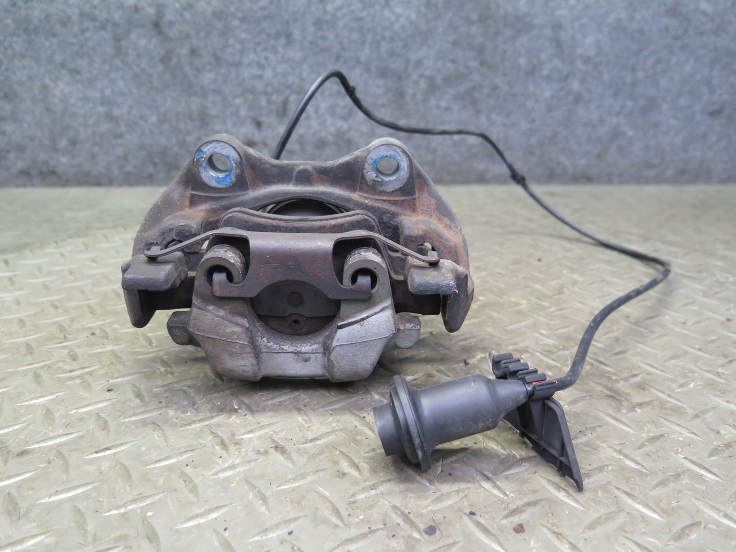 03-06 Mercedes R230 SL500 Set of 2 Rear Left & Right Brake Caliper 130K OEM