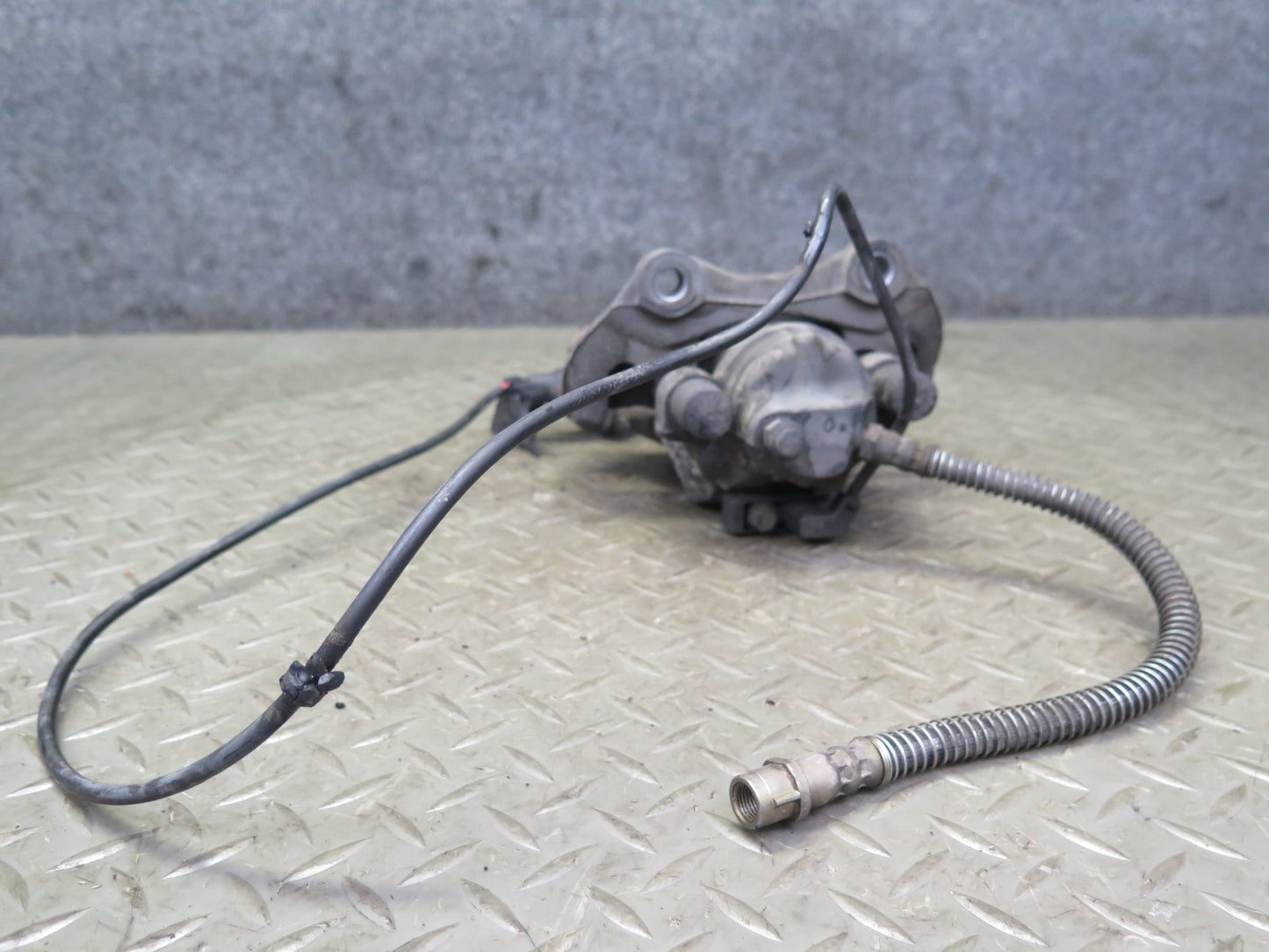 03-06 Mercedes R230 SL500 Set of 2 Rear Left & Right Brake Caliper 130K OEM