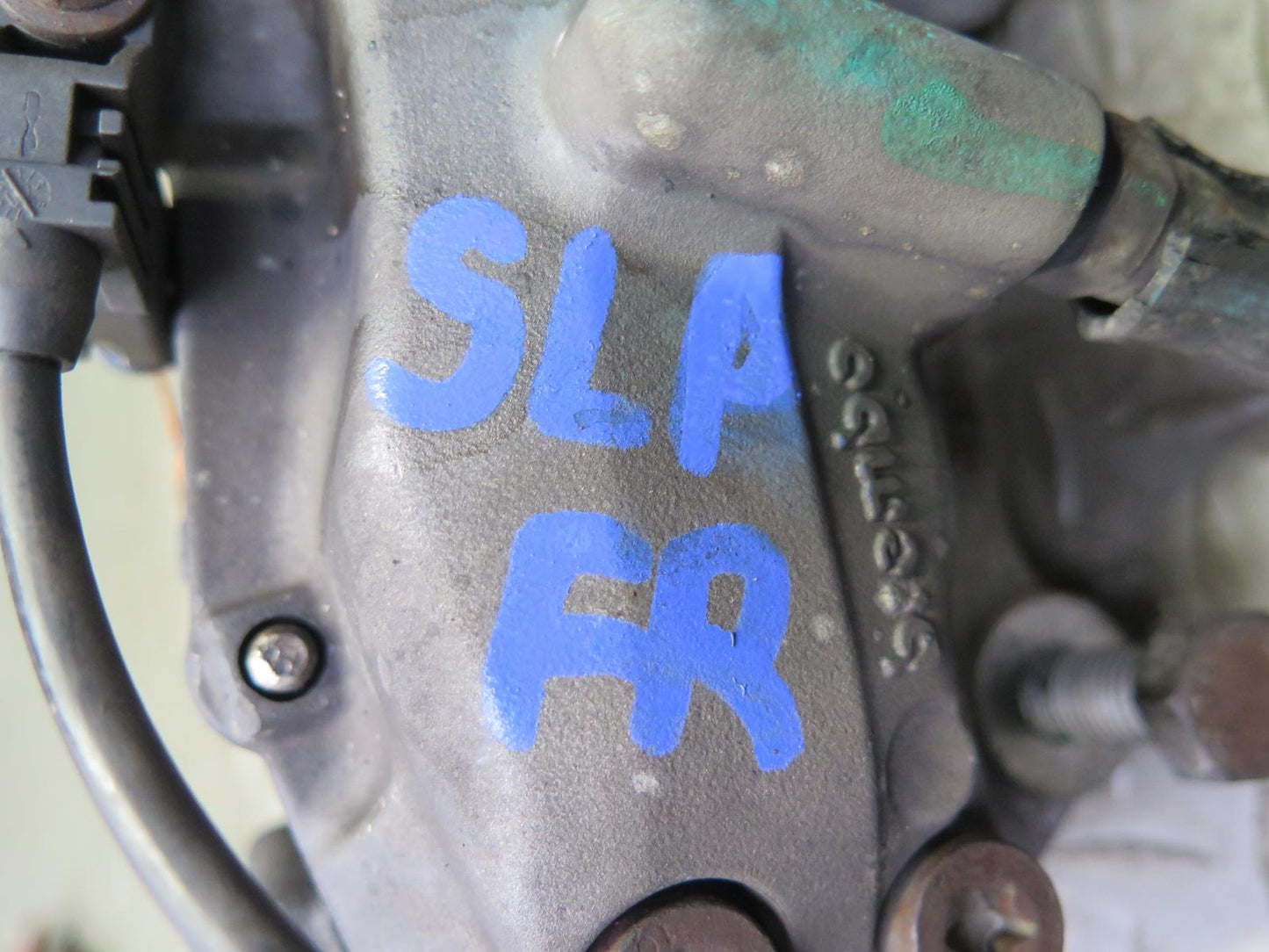 03-06 Mercedes R230 SL500 Set of 2 Front Left & Right Brembo Brake Caliper OEM