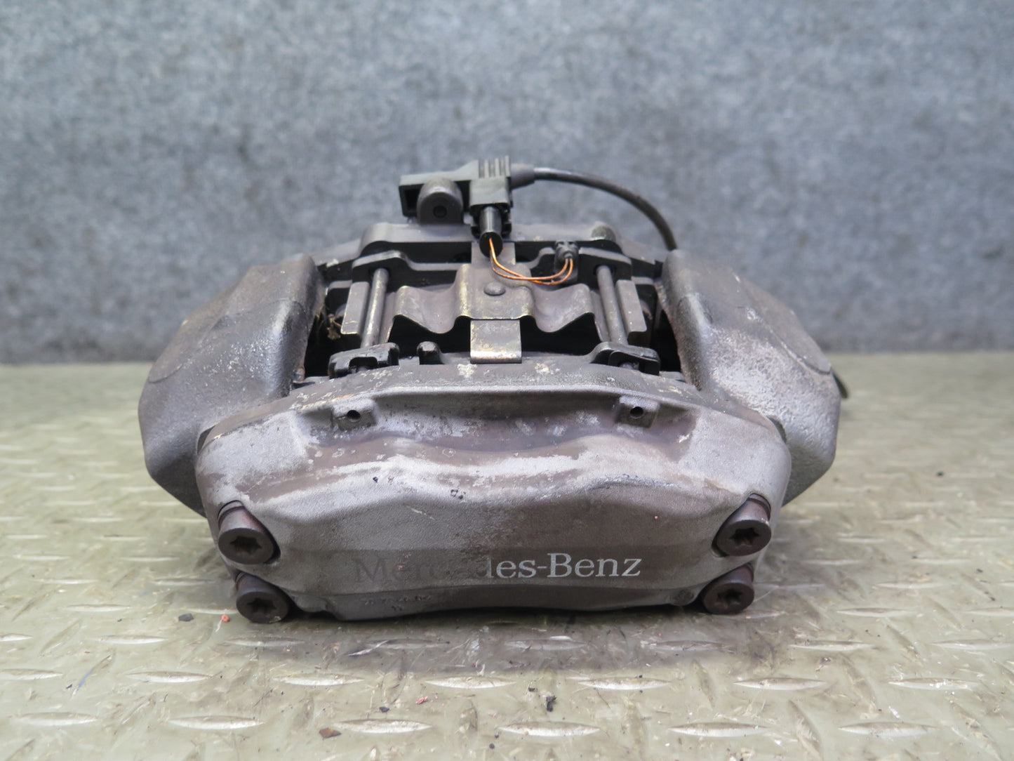 03-06 Mercedes R230 SL500 Set of 2 Front Left & Right Brembo Brake Caliper OEM