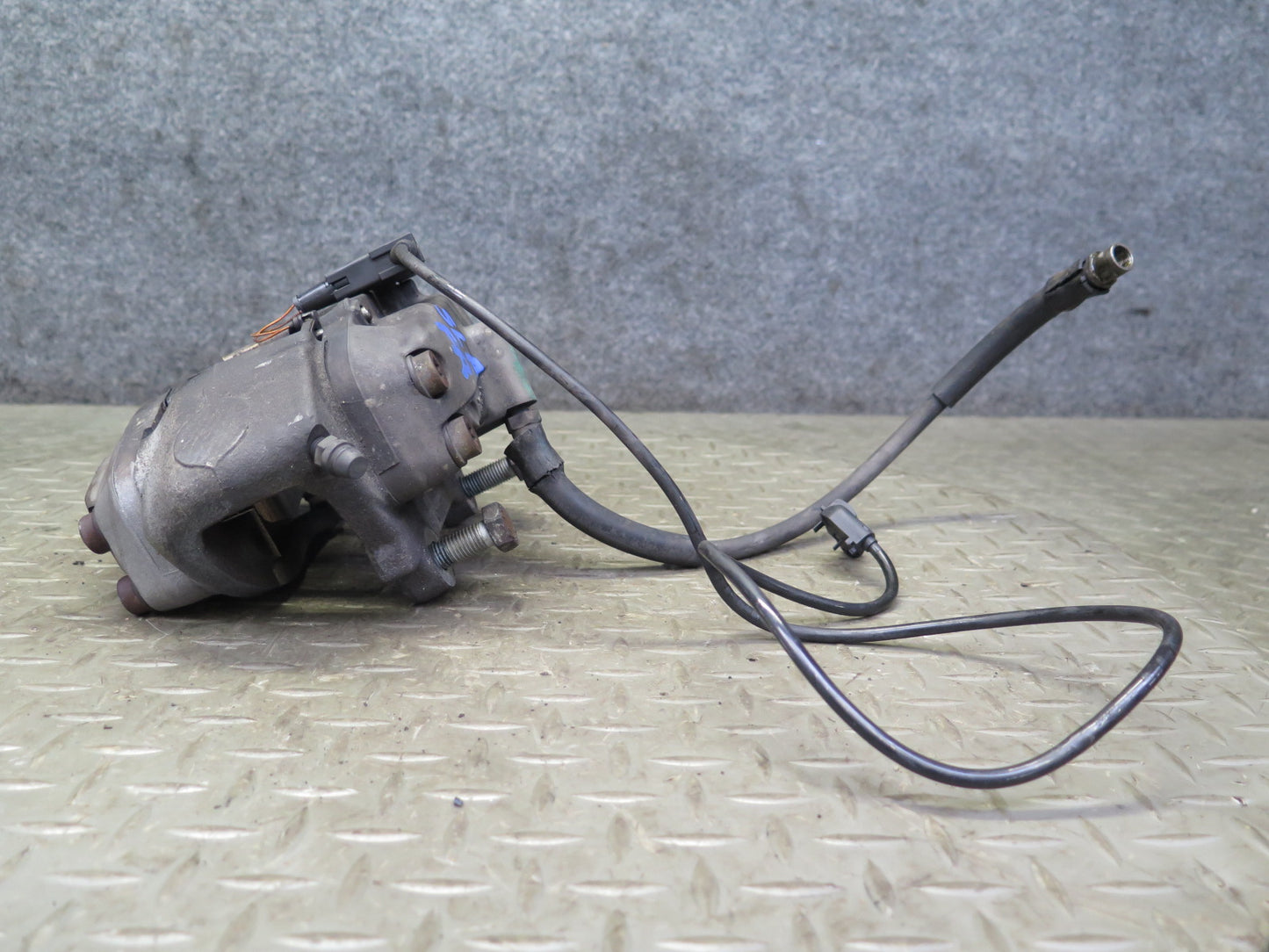 03-06 Mercedes R230 SL500 Set of 2 Front Left & Right Brembo Brake Caliper OEM