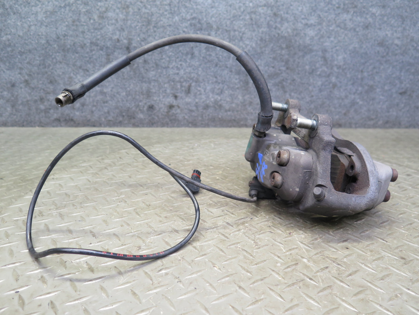 03-06 Mercedes R230 SL500 Set of 2 Front Left & Right Brembo Brake Caliper OEM