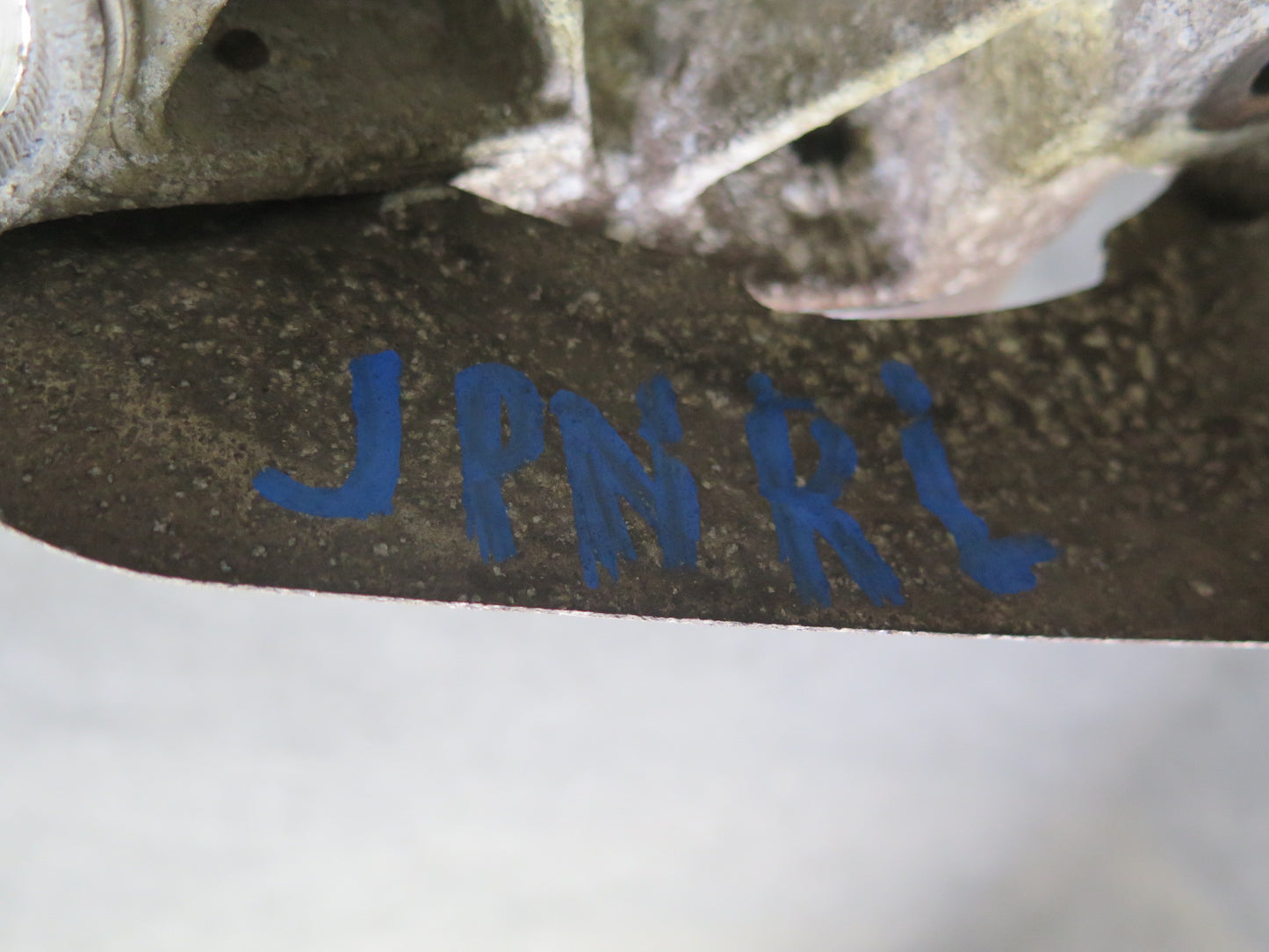 1999-2004 Porsche 911 996 RWD Rear Left Spindle Knuckle Wheel Hub