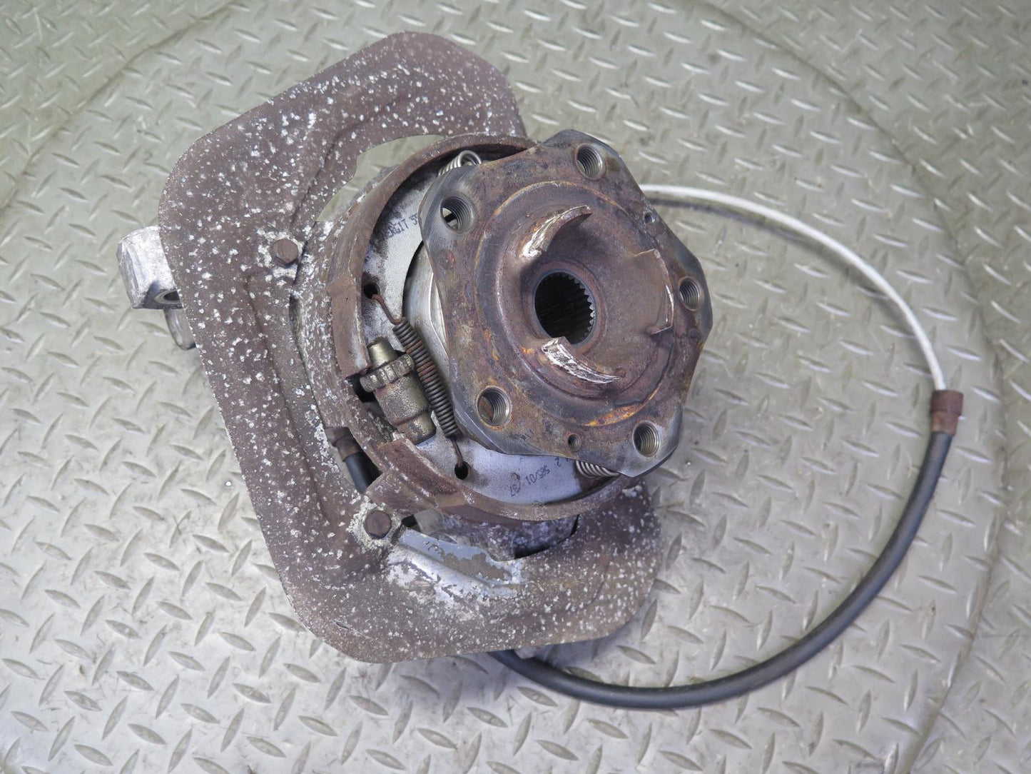 1999-2004 Porsche 911 996 RWD Rear Left Spindle Knuckle Wheel Hub