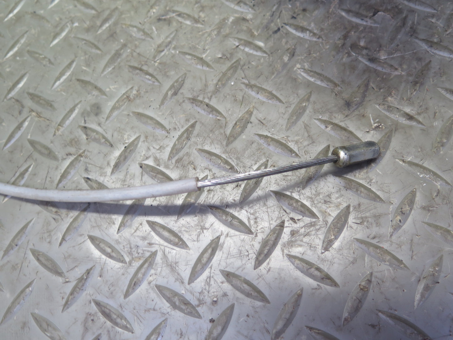 1999-2004 Porsche 911 996 RWD Rear Left Spindle Knuckle Wheel Hub