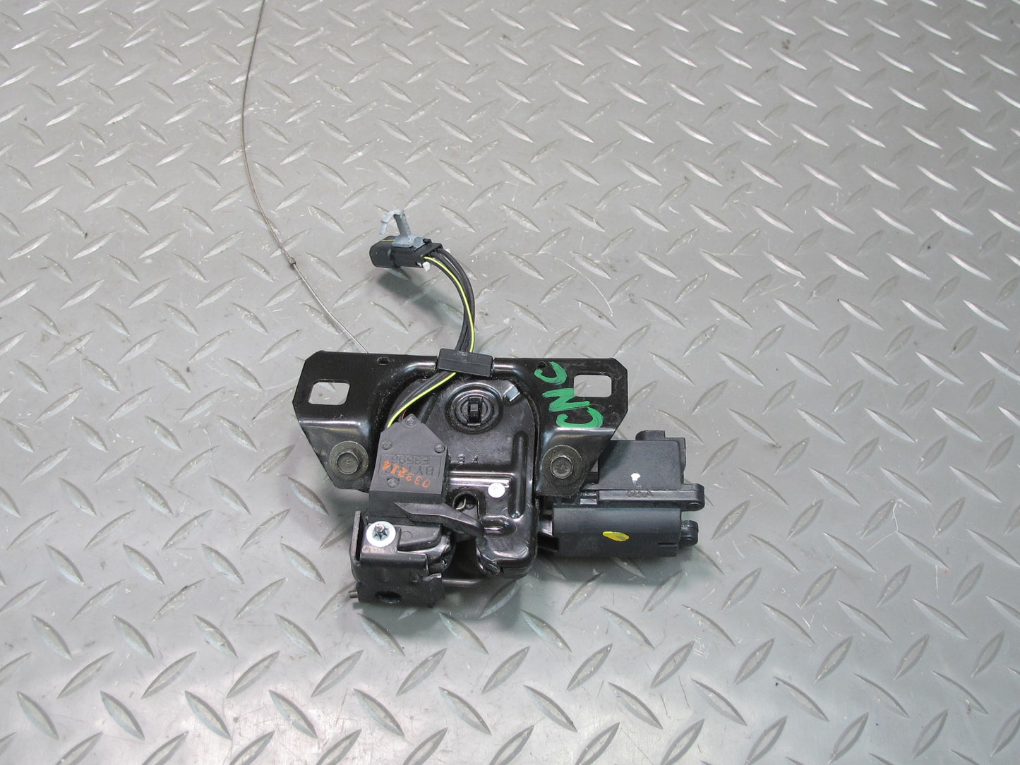 98-04 Chevrolet Corvette C5 Convertible Rear Trunk Hatch Lock Latch OEM