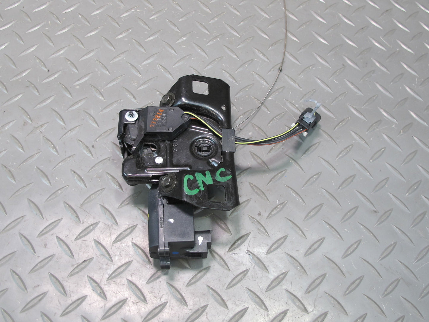 98-04 Chevrolet Corvette C5 Convertible Rear Trunk Hatch Lock Latch OEM