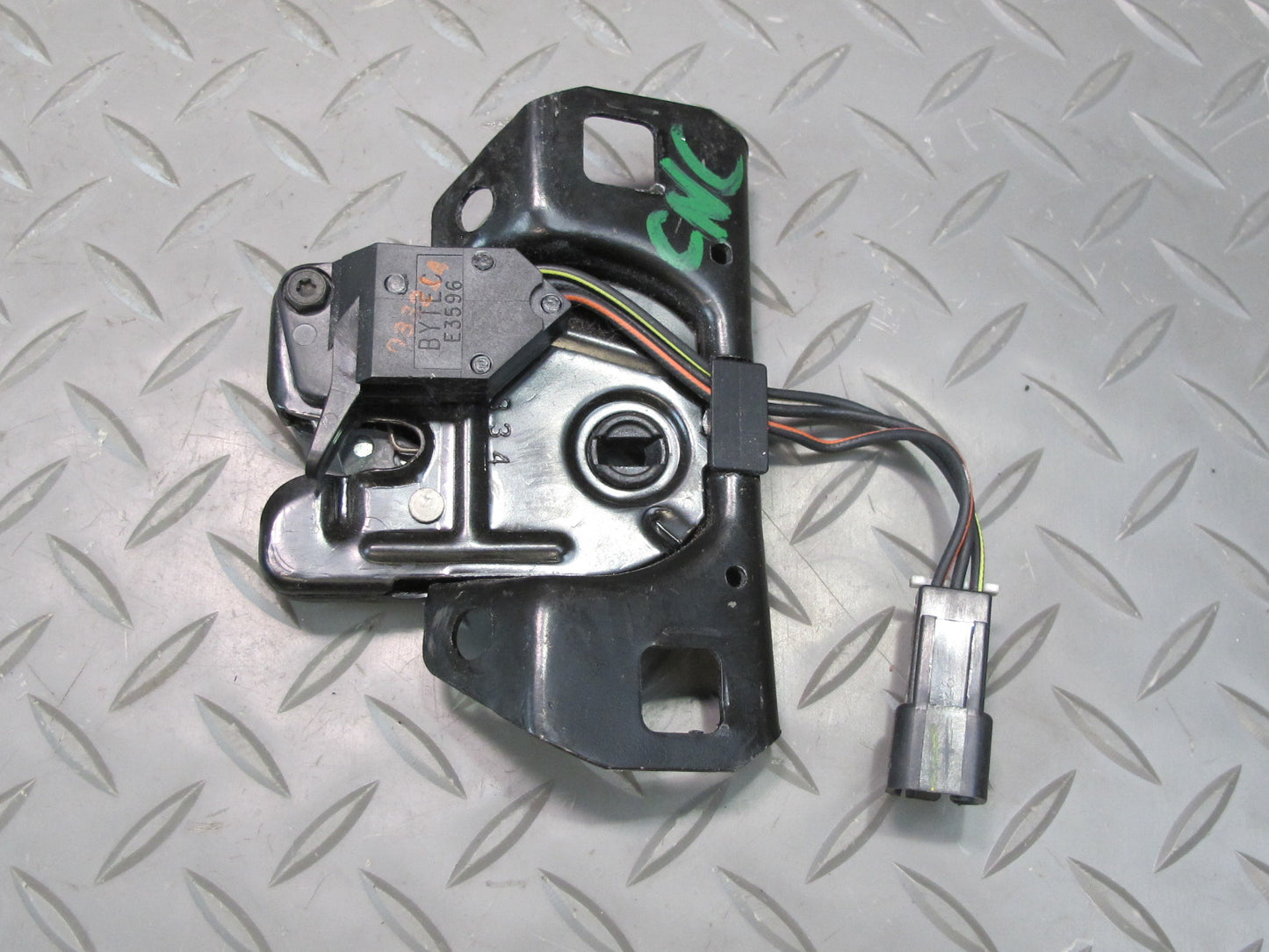 98-04 Chevrolet Corvette C5 Convertible Rear Trunk Hatch Lock Latch OEM