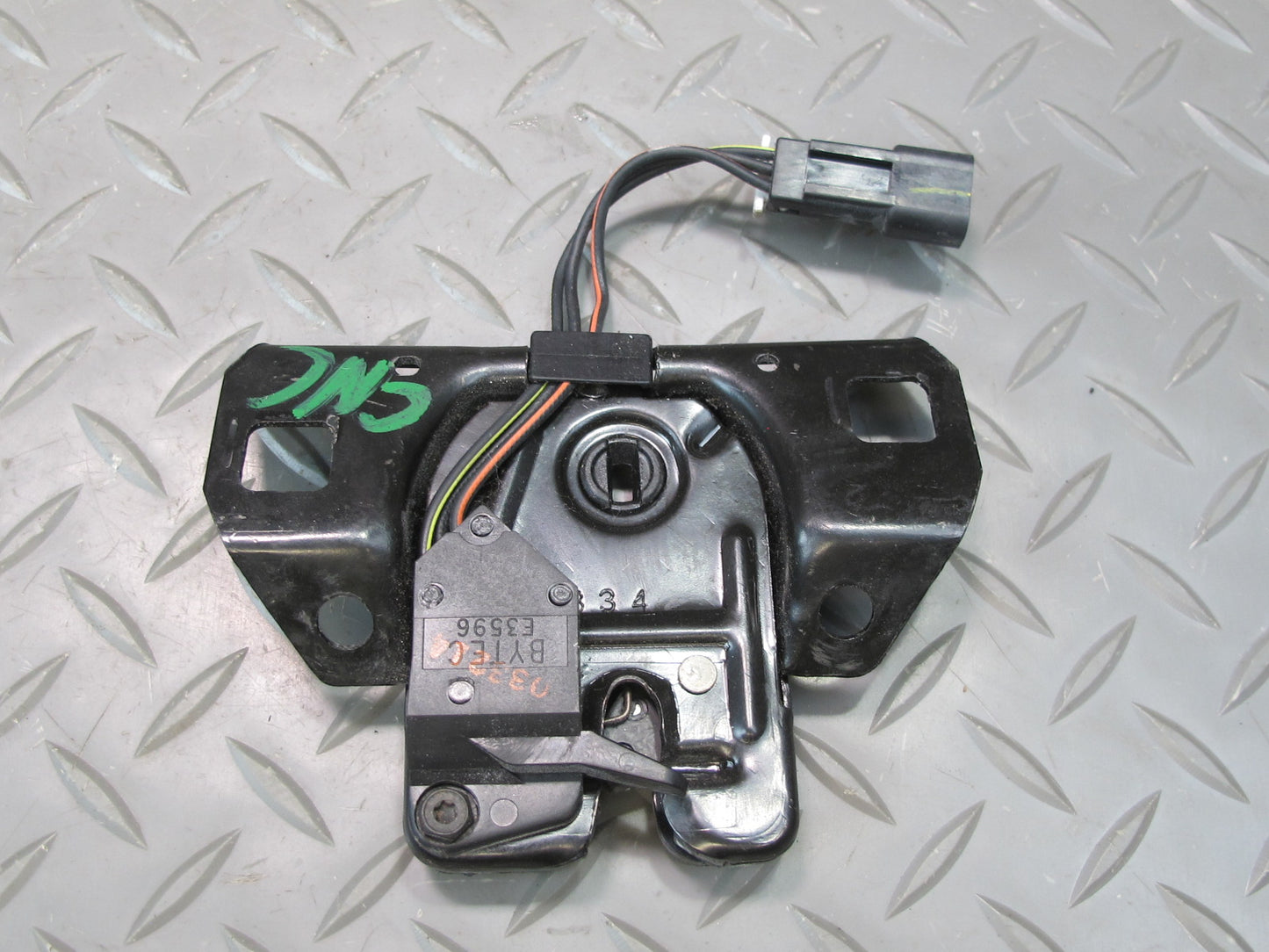 98-04 Chevrolet Corvette C5 Convertible Rear Trunk Hatch Lock Latch OEM