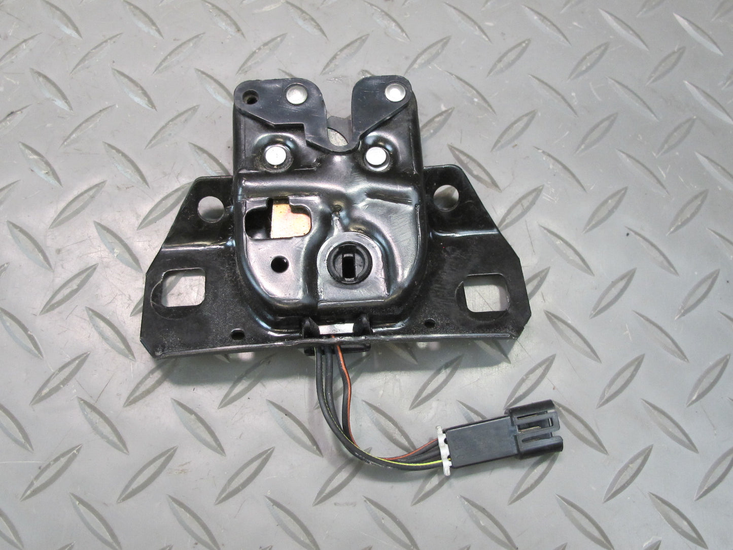 98-04 Chevrolet Corvette C5 Convertible Rear Trunk Hatch Lock Latch OEM