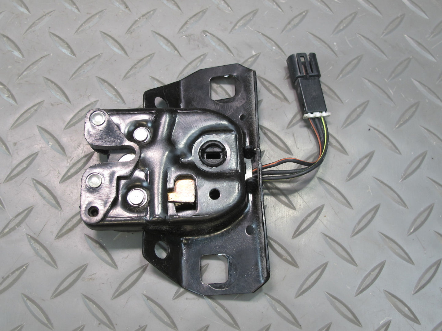 98-04 Chevrolet Corvette C5 Convertible Rear Trunk Hatch Lock Latch OEM