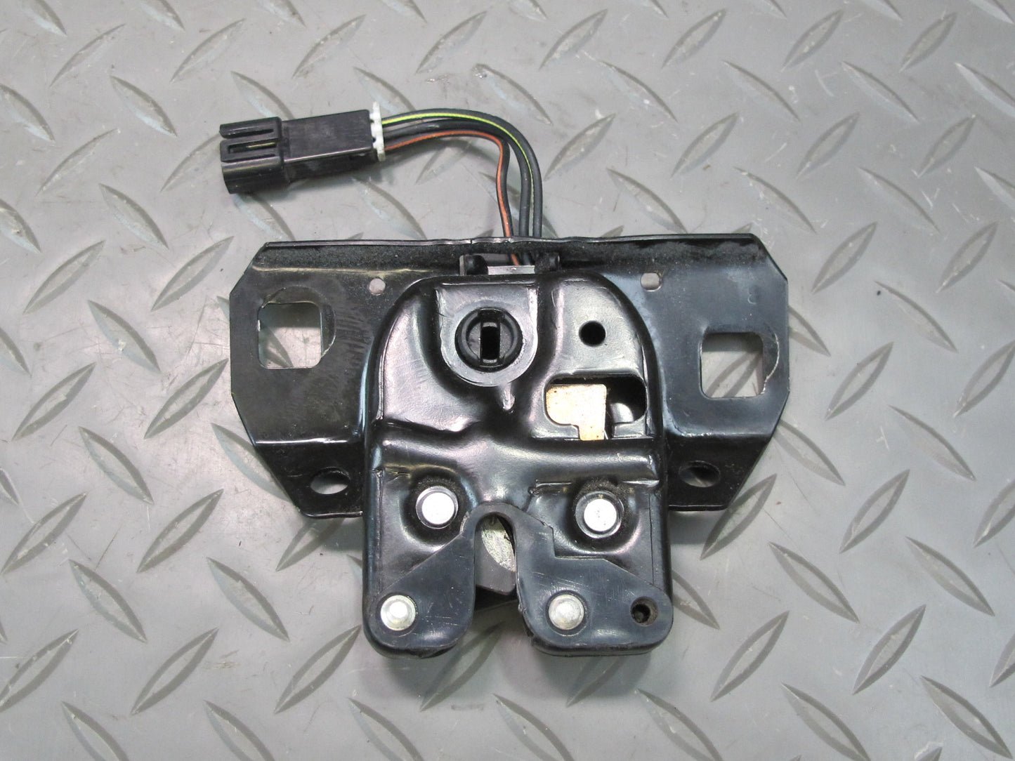 98-04 Chevrolet Corvette C5 Convertible Rear Trunk Hatch Lock Latch OEM