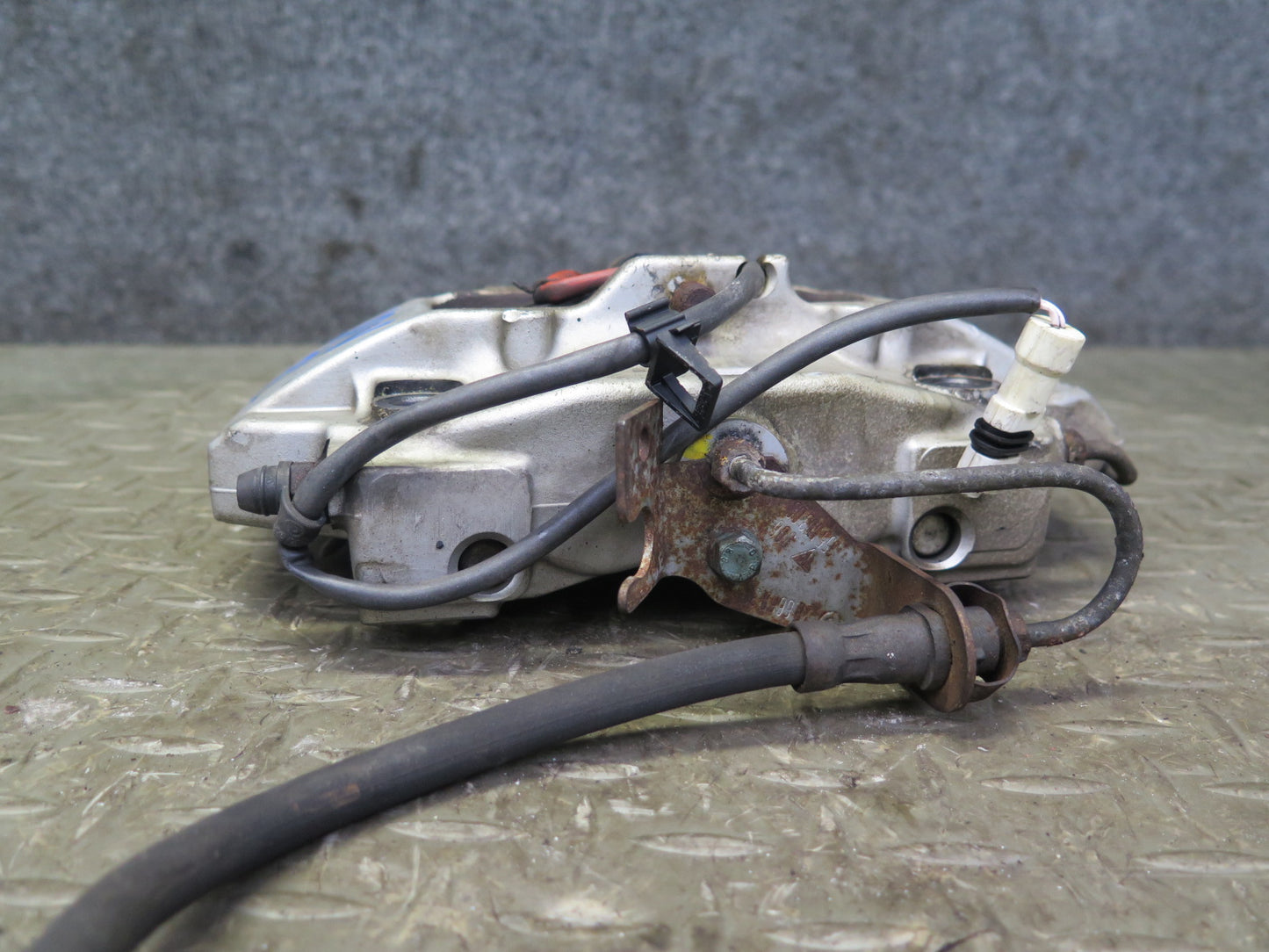 2000-2005 Porsche 911 Carrera 996 AWD Rear Left & Right Brembo Brake Caliper Set