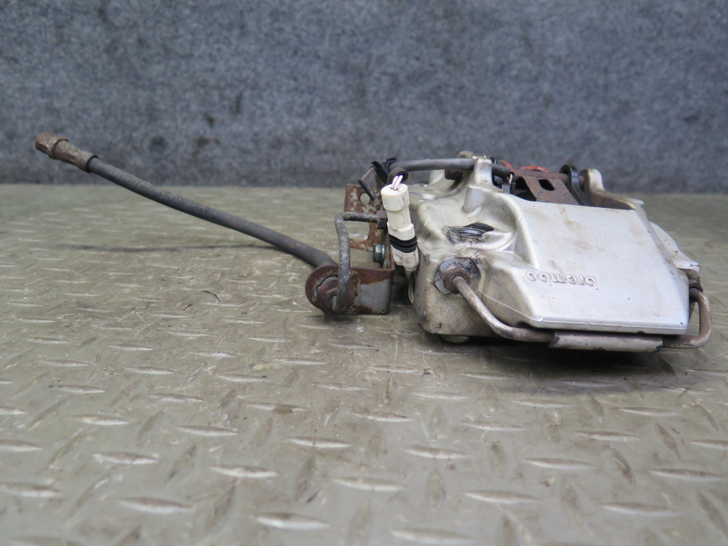 2000-2005 Porsche 911 Carrera 996 AWD Rear Left & Right Brembo Brake Caliper Set