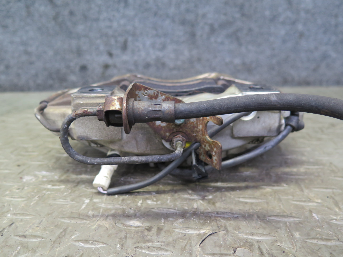 2000-2005 Porsche 911 Carrera 996 AWD Rear Left & Right Brembo Brake Caliper Set