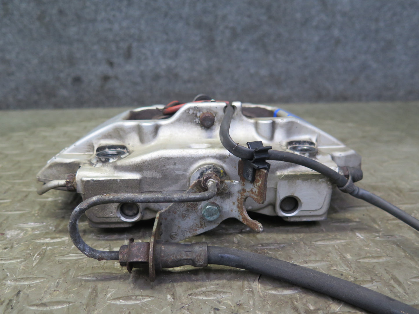 2000-2005 Porsche 911 Carrera 996 AWD Rear Left & Right Brembo Brake Caliper Set