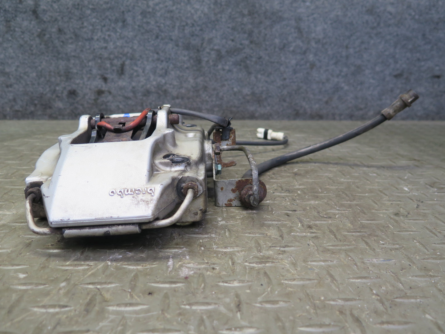 2000-2005 Porsche 911 Carrera 996 AWD Rear Left & Right Brembo Brake Caliper Set